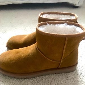 KOOLABURRA BY UGG Mini Size 9